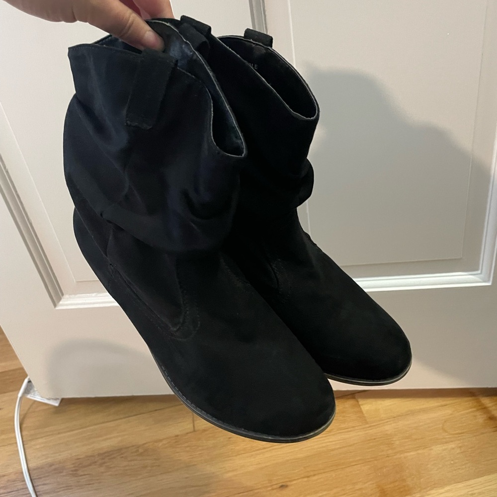 Black Cowgirl Booties